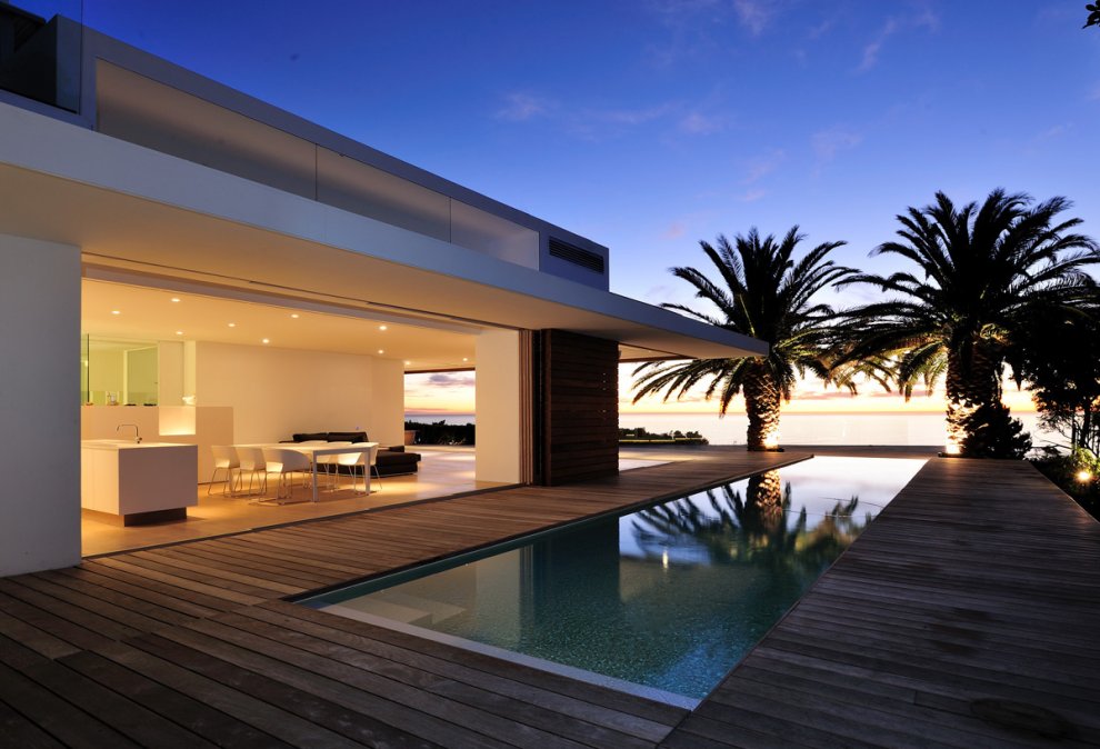 House in Camps Bay by Luis Mira Architect 01