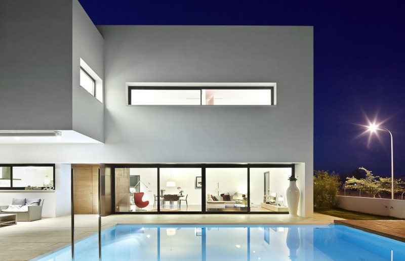 212 House by Alfonso Reina 02