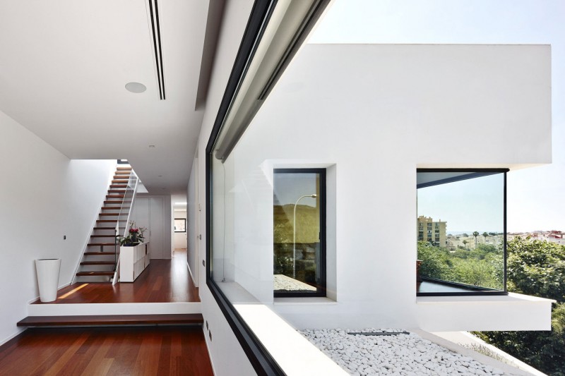 212 House by Alfonso Reina 06