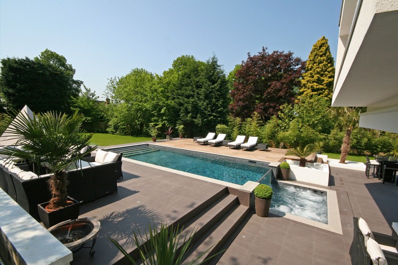 Oxted, contemporary home in Surrey, England 04