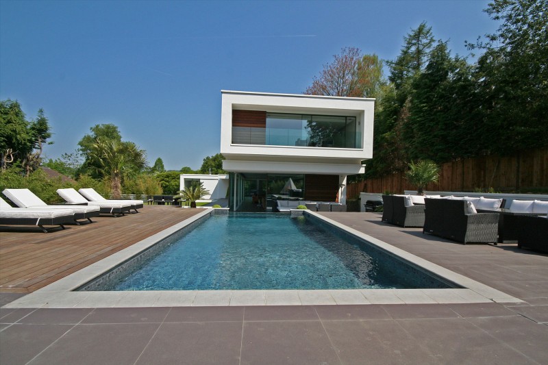 Oxted, contemporary home in Surrey, England 20