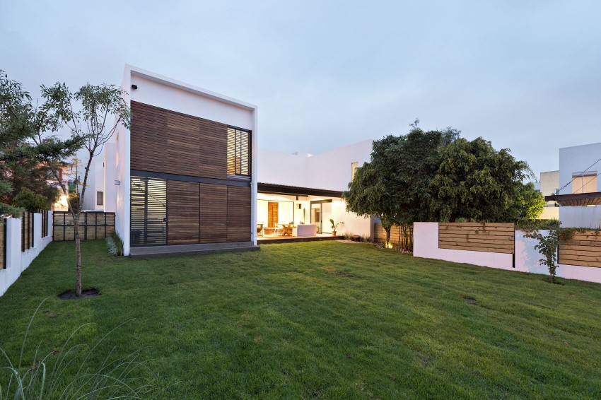 Casa ATT by Dionne Arquitectos 11