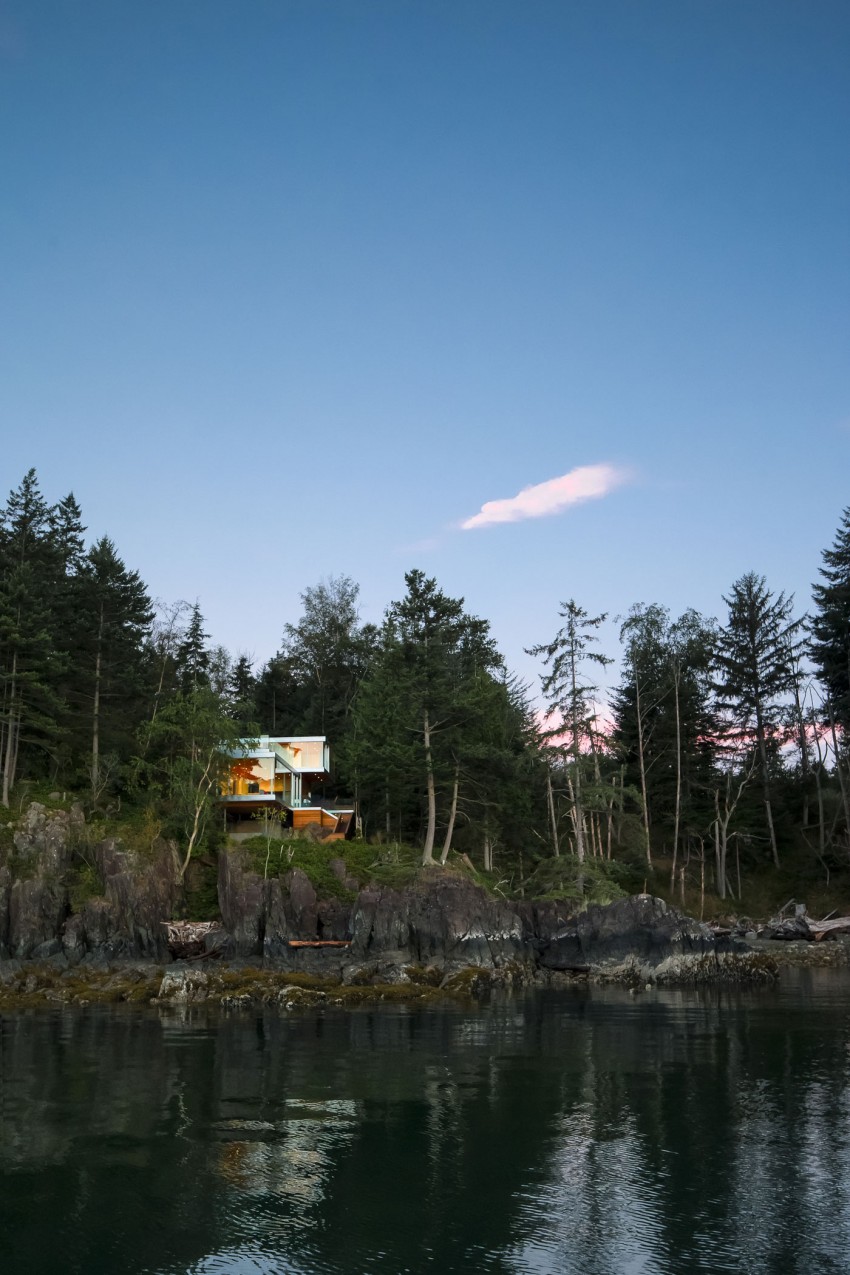 Gambier Island House by Mcfarlane Biggar Architects + Designers 10