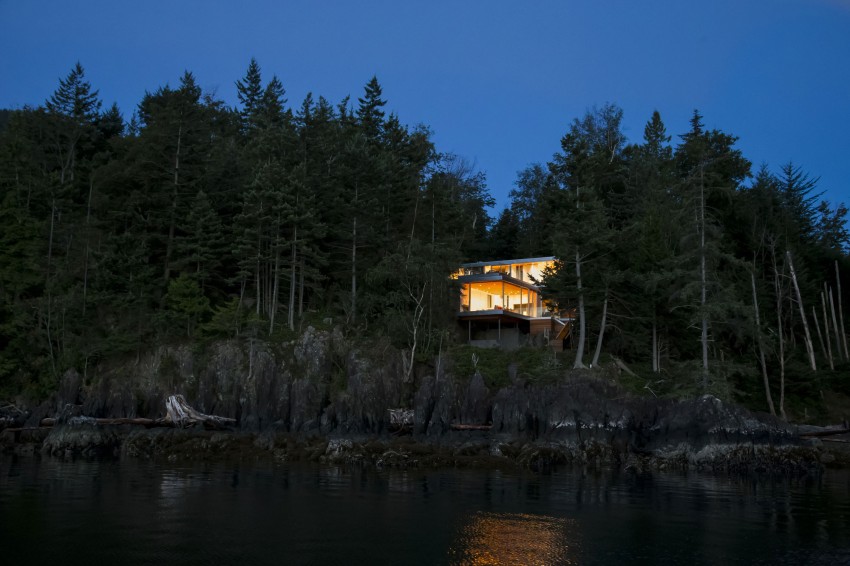 Gambier Island House by Mcfarlane Biggar Architects + Designers 12