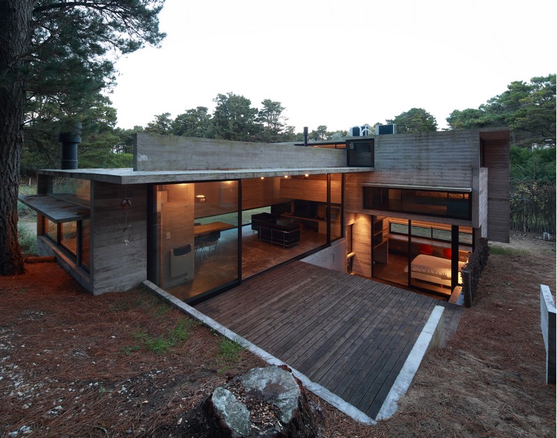 Pedroso House by María Victoria Besonías and Luciano Kruk 01