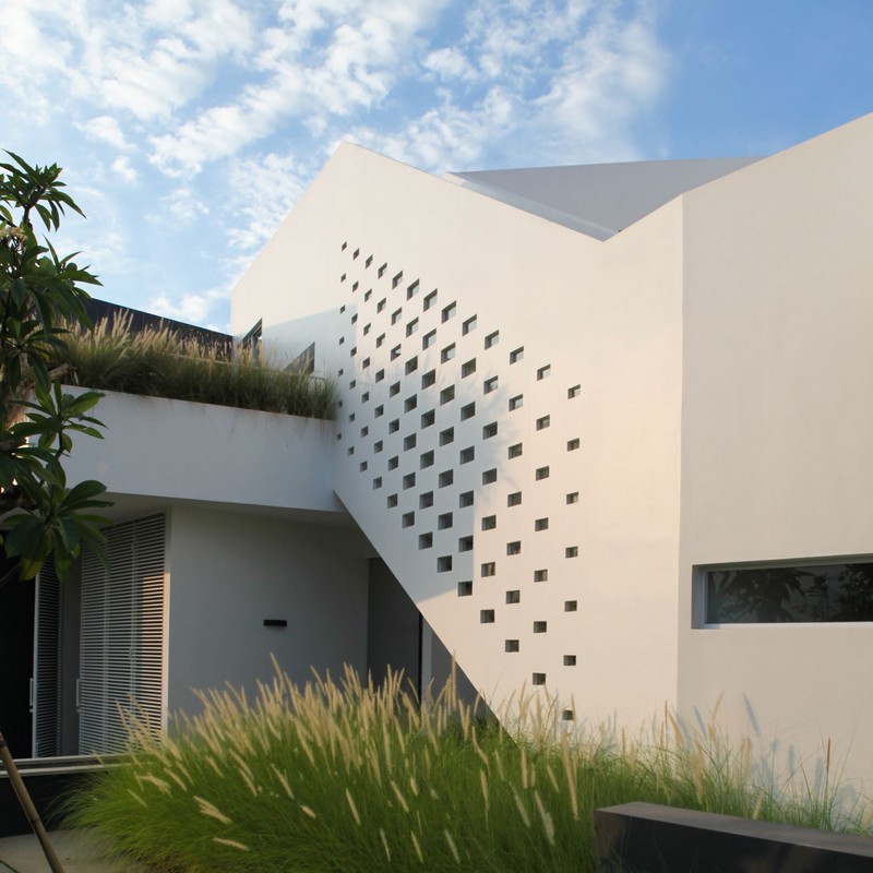 Spiral House by Ivan Priatman Architecture 19