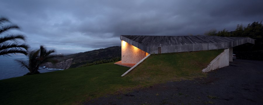 Clifftop house Maui by Dekleva Gregoric Arhitekti 22