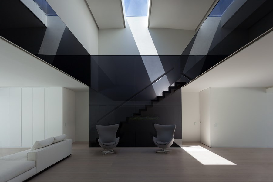 Balint House by Fran Silvestre Arquitectos 15
