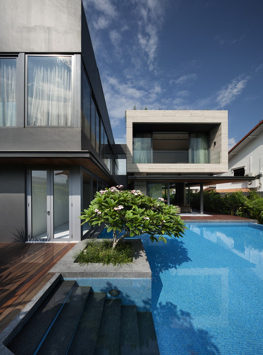 Travertine Dream House by Wallflower Architecture + Design 02