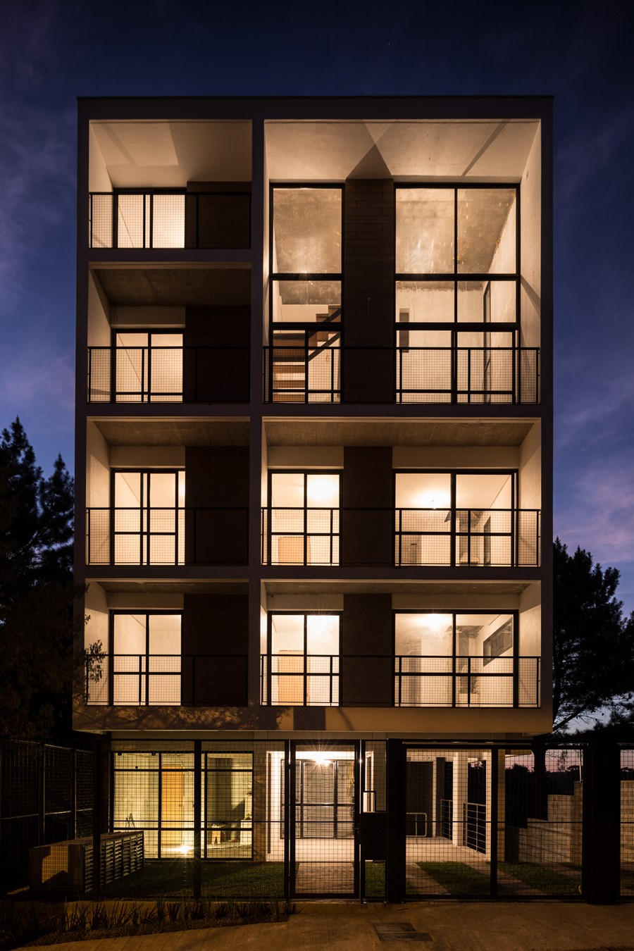 Quattro Apartment Building by Luciano Lerner Basso 19