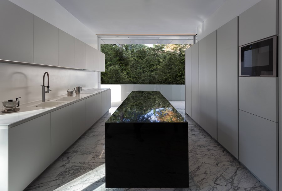 Aluminium House by Fran Silvestre Arquitectos 12