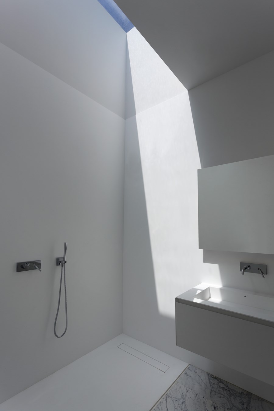 Aluminium House by Fran Silvestre Arquitectos 14