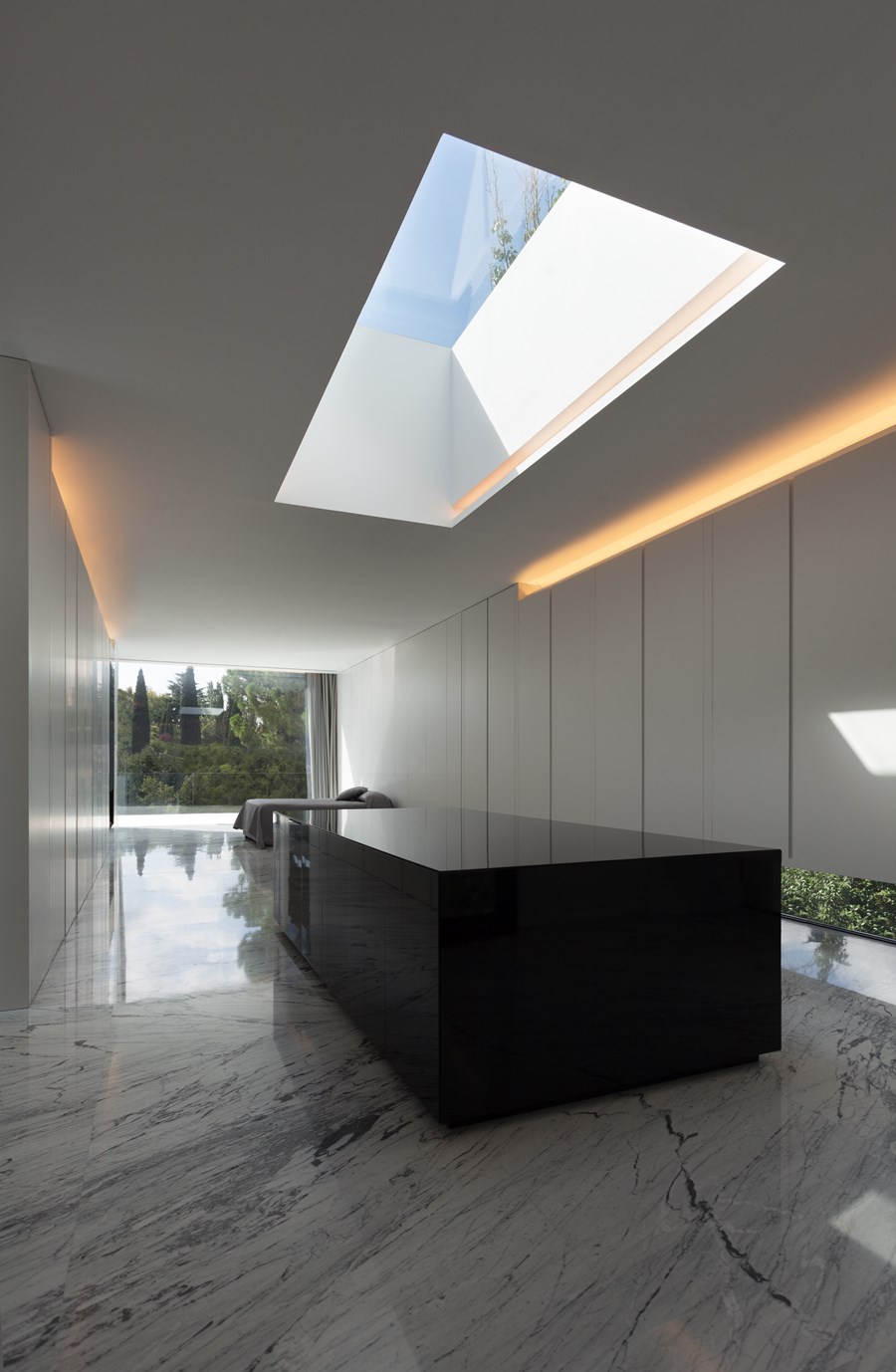 Aluminium House by Fran Silvestre Arquitectos 16