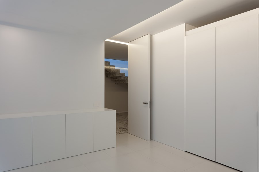 Aluminium House by Fran Silvestre Arquitectos 20