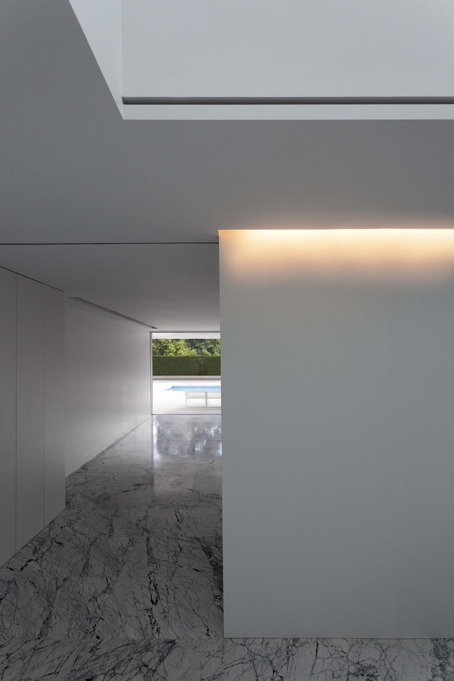 Aluminium House by Fran Silvestre Arquitectos 21