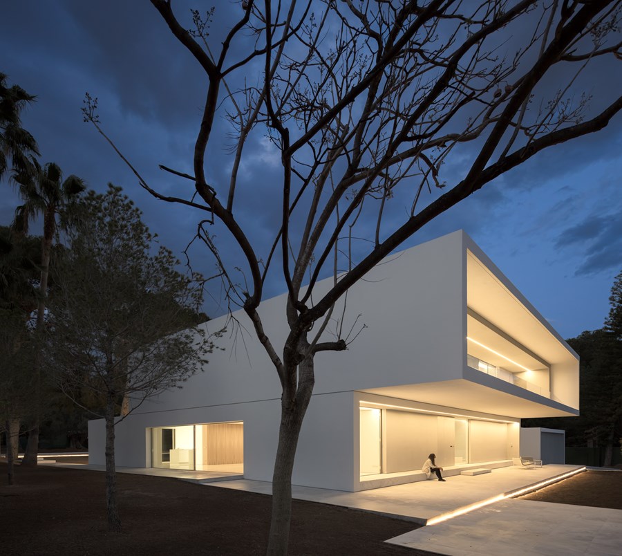 House between the pine forest by Fran Silvestre Arquitectos 04