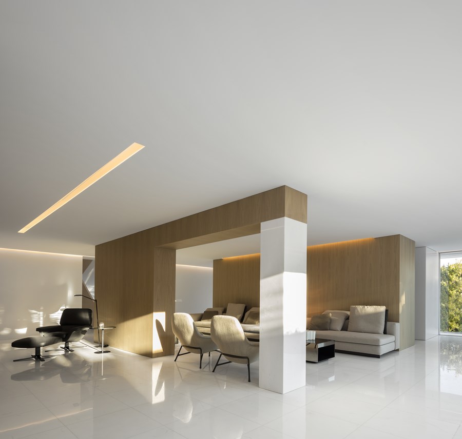 House between the pine forest by Fran Silvestre Arquitectos 33