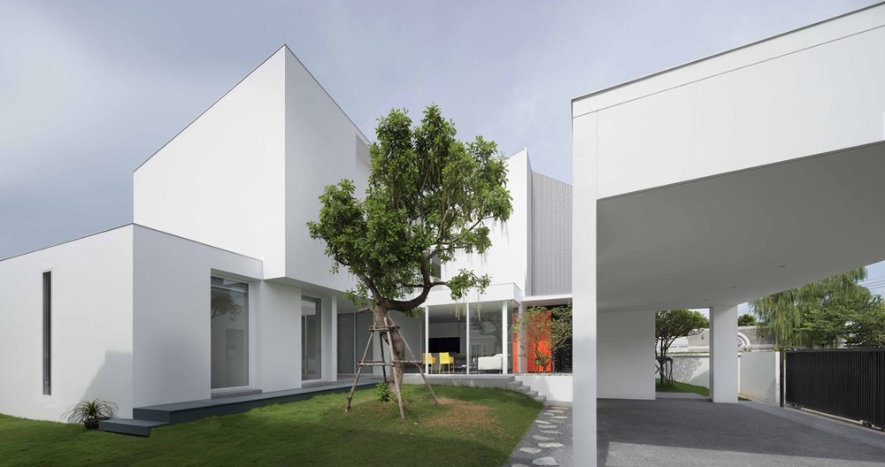White Box by Ayutt and Associates design