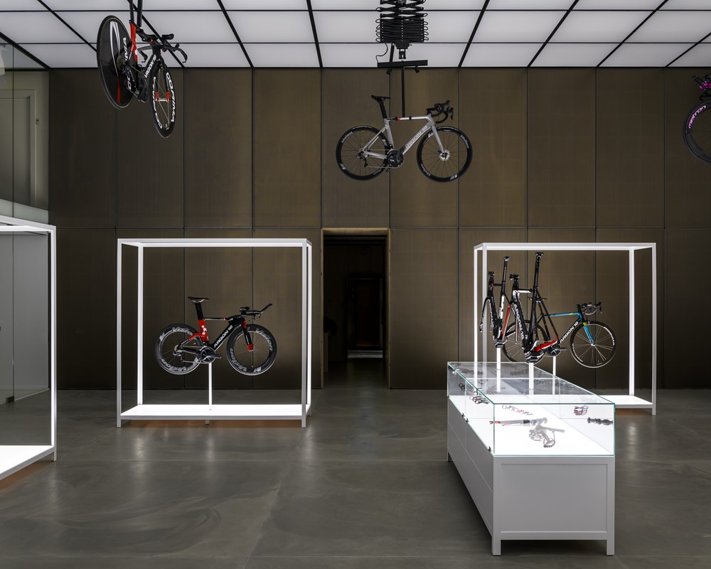 United Cycling Lab & Store by Johannes Torpe