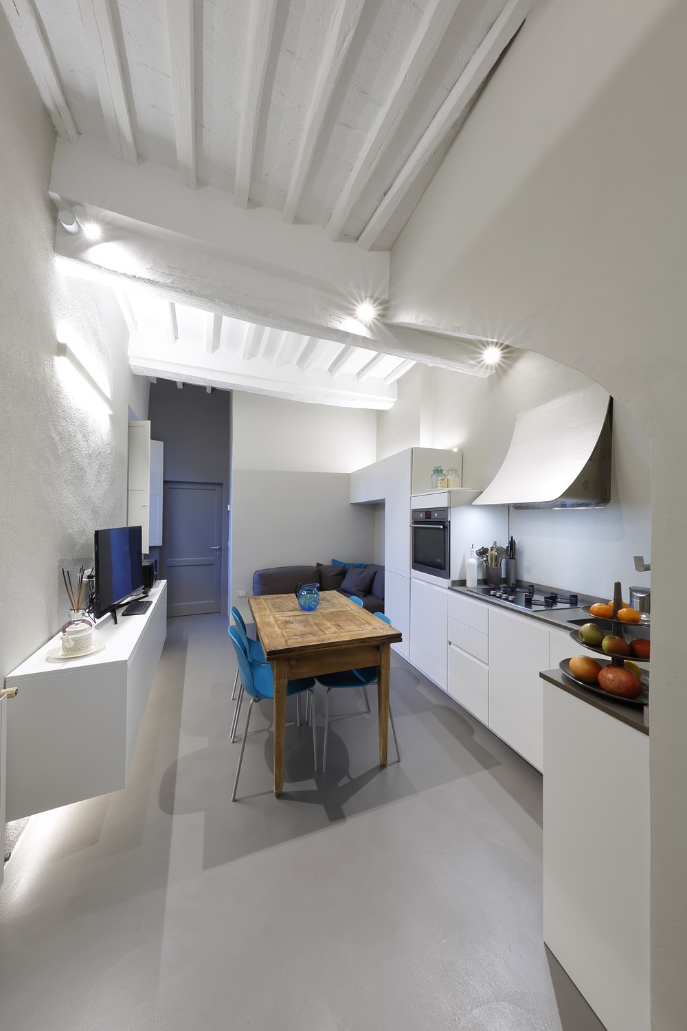 Micro-apartment in Siena by Giovanni Tomasone