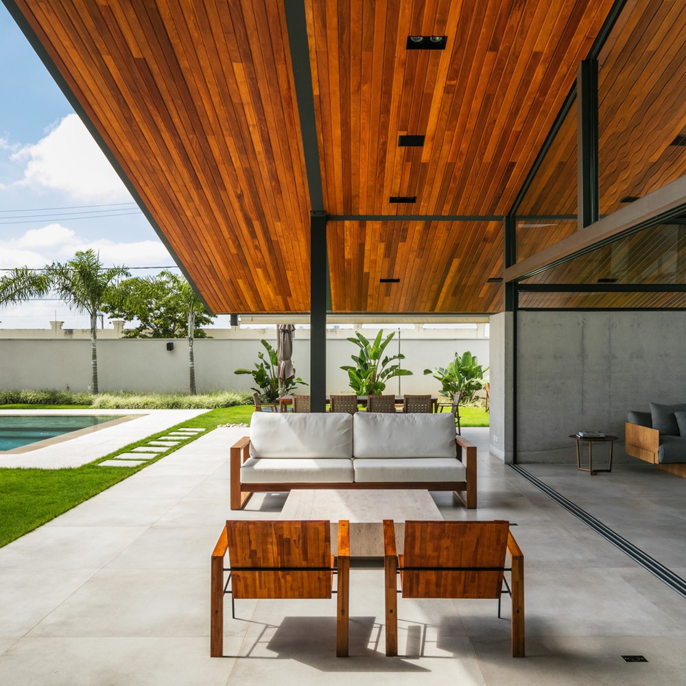 House CR by obra arquitetos