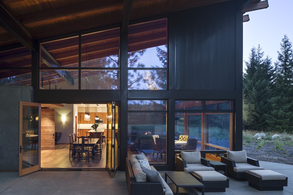 Tumble Creek Cabin by Coates Design Seattle Architects