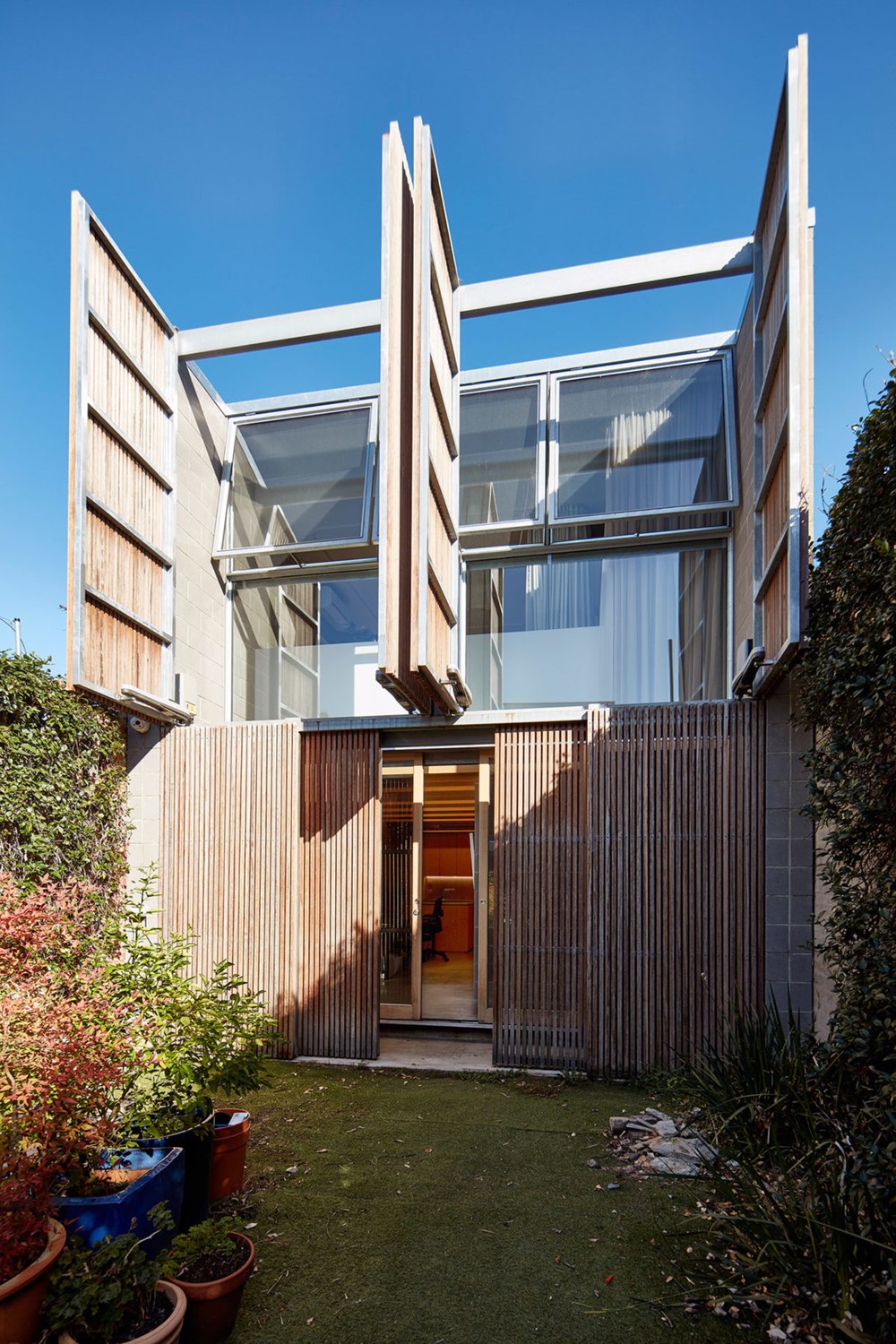 Rathdowne Street House by Robert Simeoni Architects