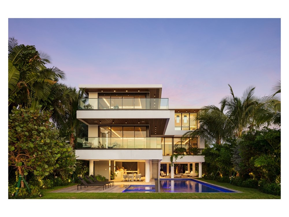 Casa Rivo Alto by Praxis Architecture Miami