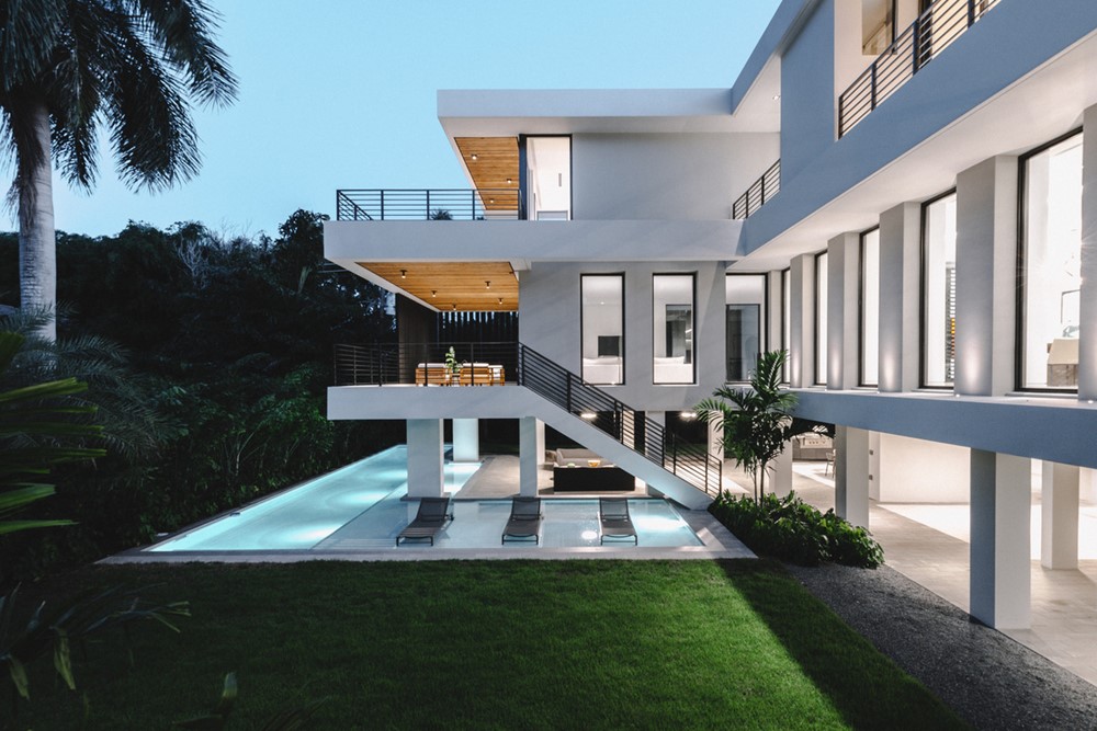 Grove Tropical Modern by Praxis Architecture Miami