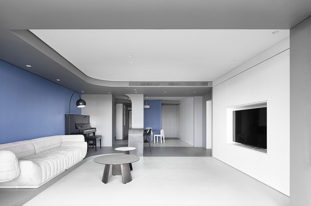 A Home Combines Light with Vitality by XIGO STUDIO