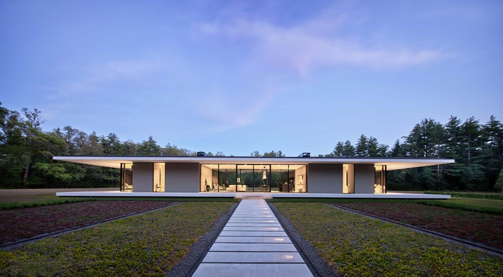 Glass house by Specht Novak Architects